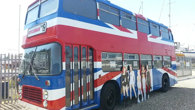 عمل فني لـ Spice World