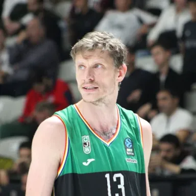 Foto de perfil de Artem Pustovyi