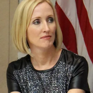 Foto de perfil de Janel Moloney
