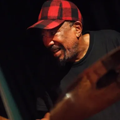 Foto de perfil de Louis Moholo