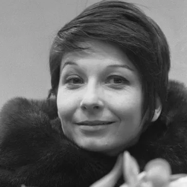 Foto de perfil de Zizi Jeanmaire