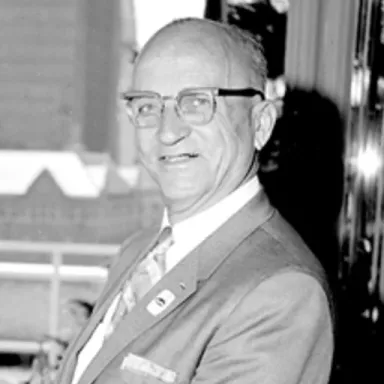 Foto de perfil de Floyd C. Miller