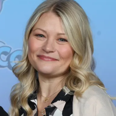 Foto de perfil de Emilie de Ravin