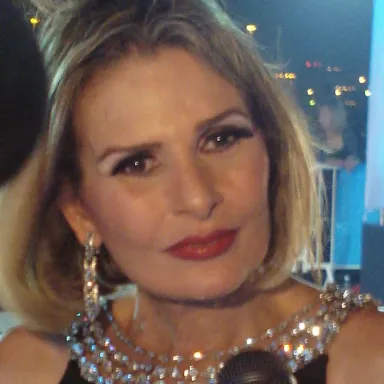 Foto de perfil de Yousra