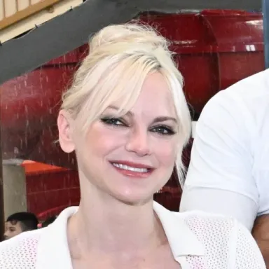 عکس نمایهٔ Anna Faris