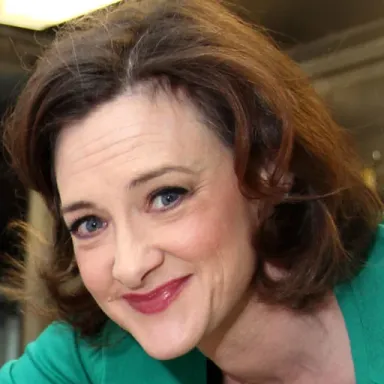 عکس نمایهٔ Joan Cusack