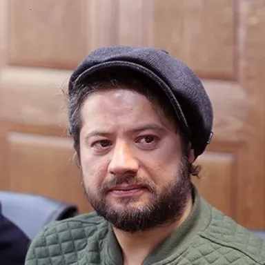 عکس نمایهٔ علی صادقی