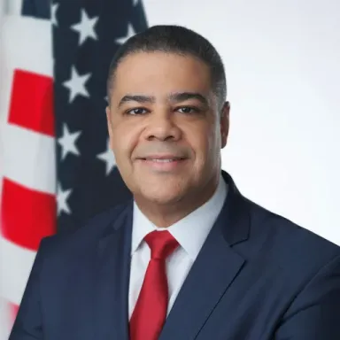 عکس نمایهٔ Don Cravins Jr.