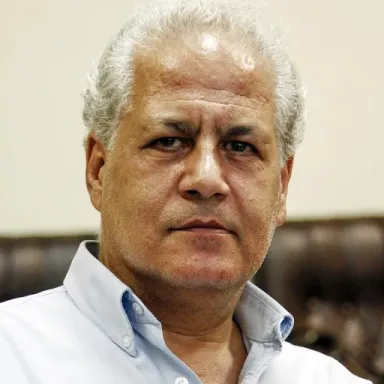 عکس نمایهٔ داریوش پیرنیاکان