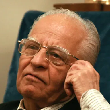 عکس نمایهٔ حسین دهلوی