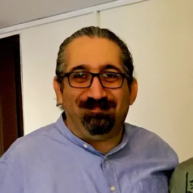 عکس نمایهٔ کیاوش صاحب‌نسق