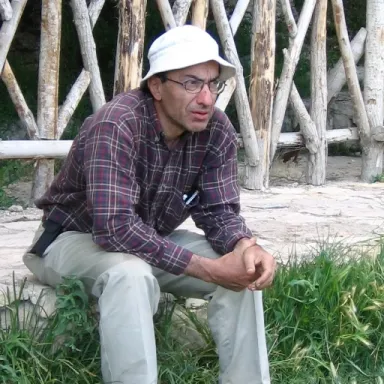 عکس نمایهٔ علی پارسا