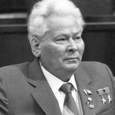 عکس نمایهٔ Konstantin Chernenko