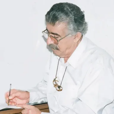عکس نمایهٔ منوچهر آتشی