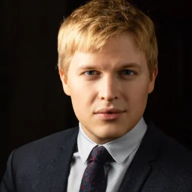 عکس نمایهٔ Ronan Farrow