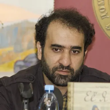 عکس نمایهٔ رضا امیرخانی