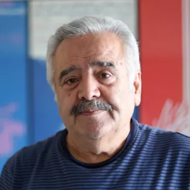 عکس نمایهٔ قباد شیوا