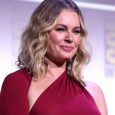 عکس نمایهٔ Rebecca Romijn