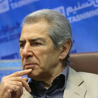 عکس نمایهٔ فرامرز قریبیان