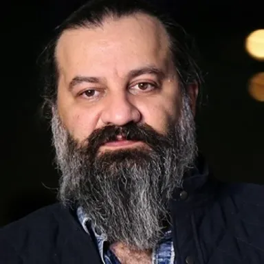 عکس نمایهٔ مهراب قاسم‌خانی