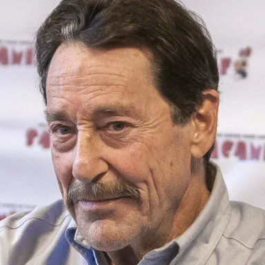 عکس نمایهٔ Peter Cullen