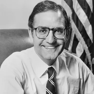 عکس نمایهٔ George J. Mitchell