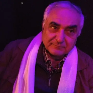 عکس نمایهٔ محمد حقیقت