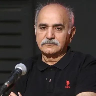 عکس نمایهٔ پرویز پرستویی