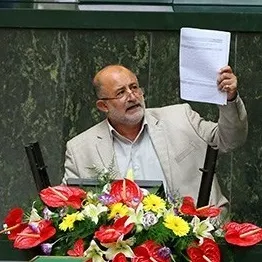 عکس نمایهٔ نادر قاضی‌پور