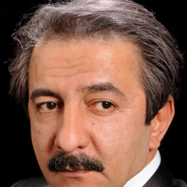عکس نمایهٔ صادق کرمیار