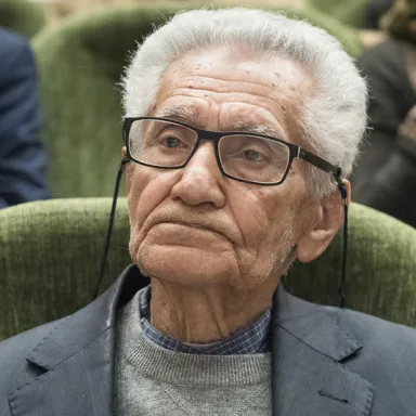 عکس نمایهٔ احمد سمیعی گیلانی
