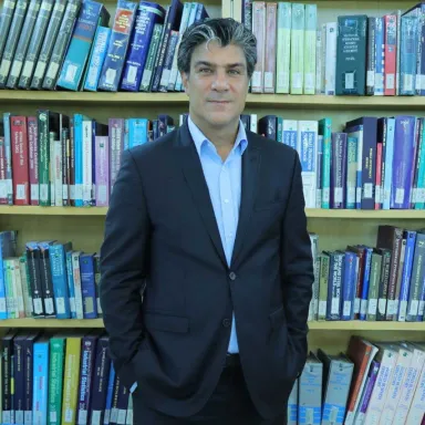 عکس نمایهٔ رضا بهرامی‌نژاد