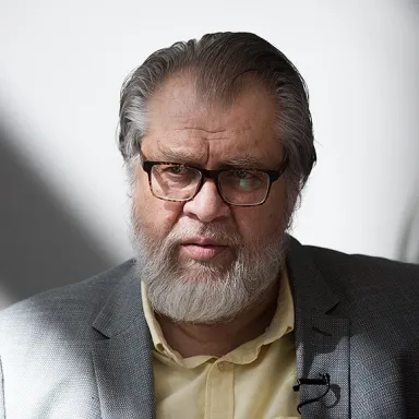 عکس نمایهٔ نادر طالب‌زاده