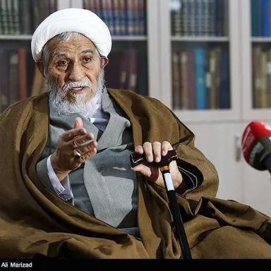 عکس نمایهٔ حسن شریعتی نیاسر
