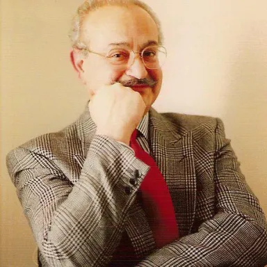 عکس نمایهٔ مصطفی فرزانه