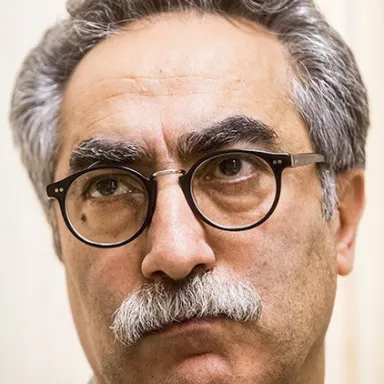 عکس نمایهٔ فرهاد توحیدی