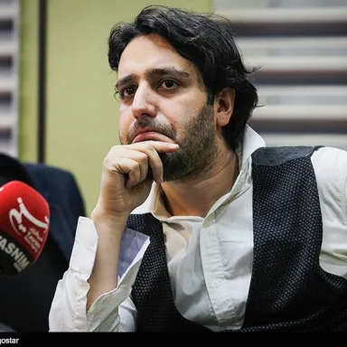 عکس نمایهٔ کاوه آفاق