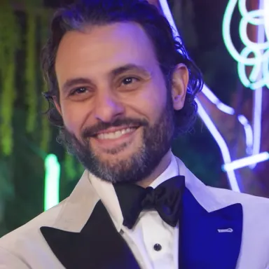عکس نمایهٔ آرین مؤید