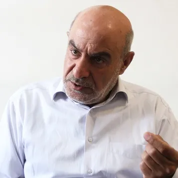 عکس نمایهٔ حسین کمالی