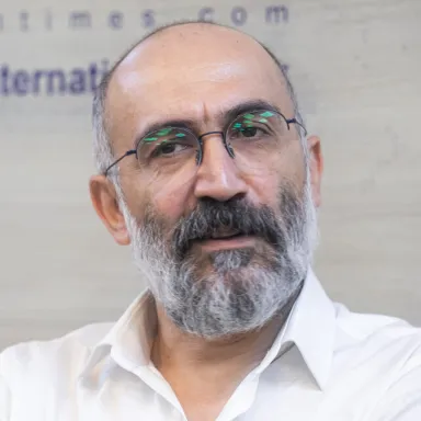 عکس نمایهٔ هادی حجازی‌فر