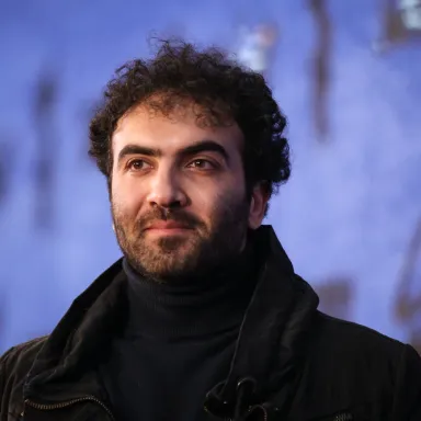عکس نمایهٔ همایون غنی‌زاده