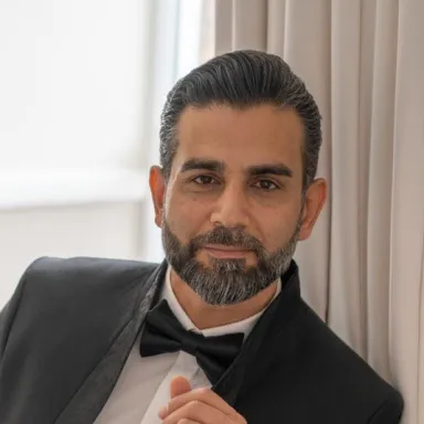 عکس نمایهٔ حسن ناظر