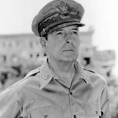 عکس نمایهٔ Douglas MacArthur