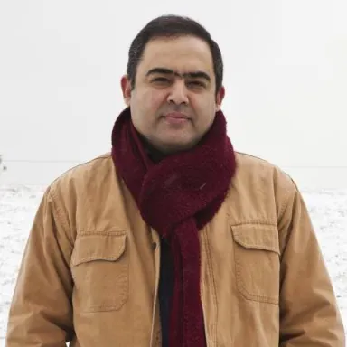 عکس نمایهٔ حسین دهباشی