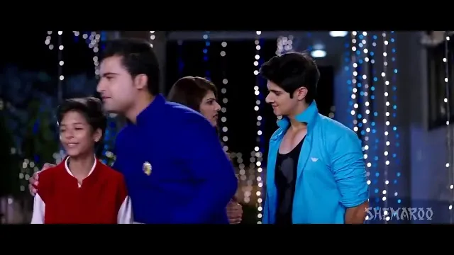 Uvaa की कलाकृति