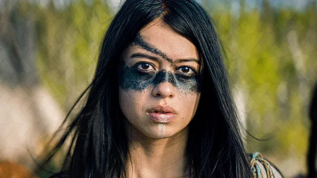 Prey (2022 film) की कलाकृति
