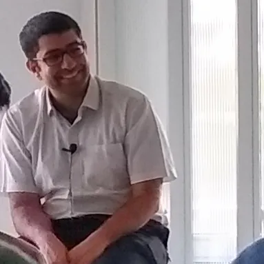 Gautam Bhatia (lawyer) की प्रोफ़ाइल तस्वीर
