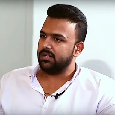 Tharun Bhascker की प्रोफ़ाइल तस्वीर