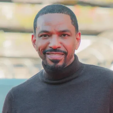 Laz Alonso profile photo