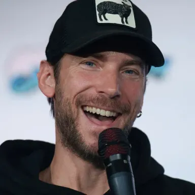 Troy Baker profile photo